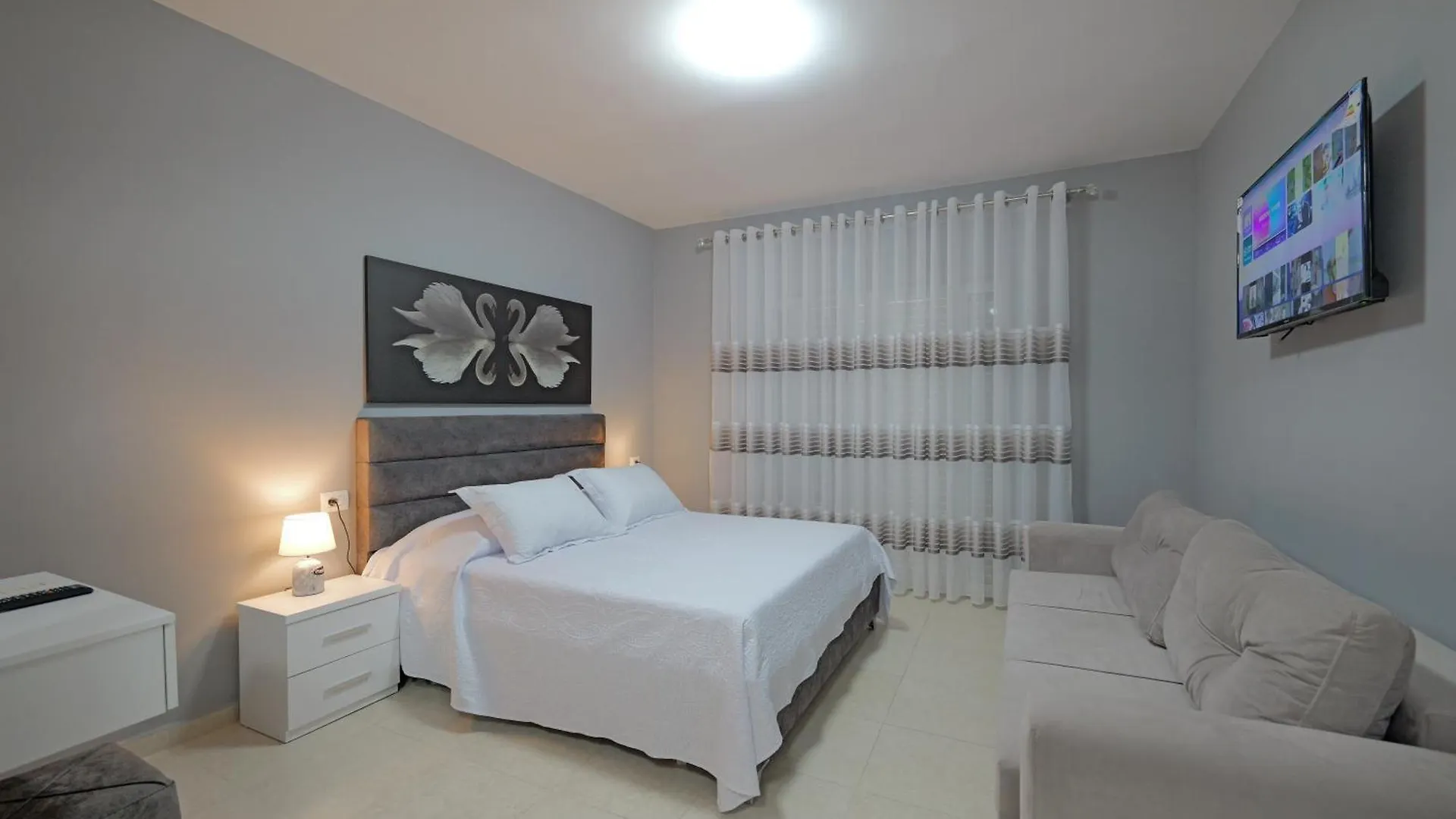 Seaview Bunec Piqeras Hotel