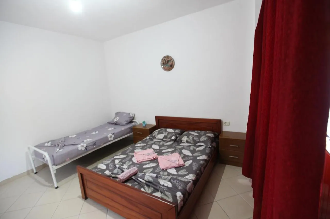 Seaview Bunec Piqeras Hotel