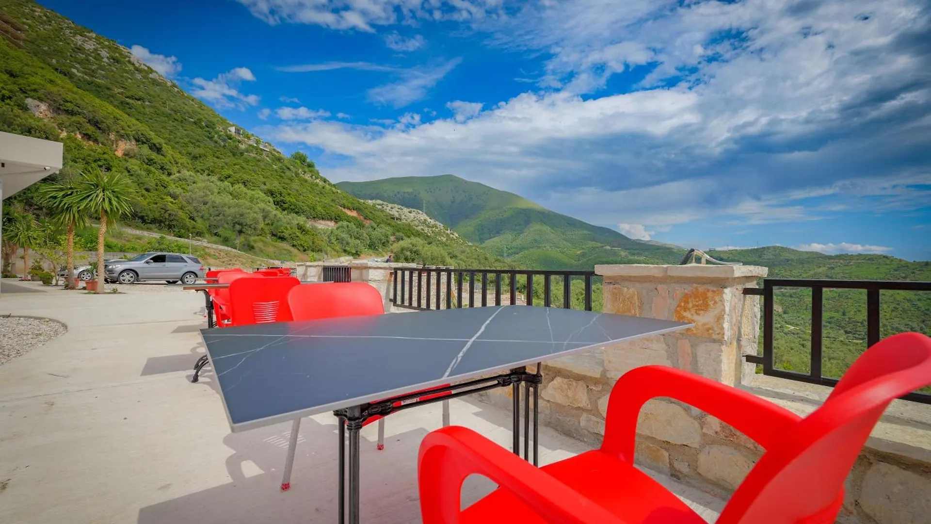 Seaview Bunec Piqeras Hotel